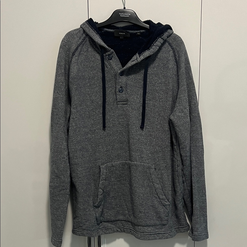 Vince size L. Men's Navy Stripe Hoodie